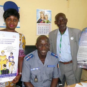 CAMPAGNE DE VULGARISATION DE LA LOI N°2014-388 DU 20 JUIN 2014 PORTANT PROMOTION ET PROTECTION DES DEFENSEURS DES DROITS DE L’HOMME CAMPAGNE DE VULGARISATION DE LA LOI N°2014-388 DU 20 JUIN 2014 PORTANT PROMOTION ET PROTECTION DES DEFENSEURS DES DROITS DE L’HOMME